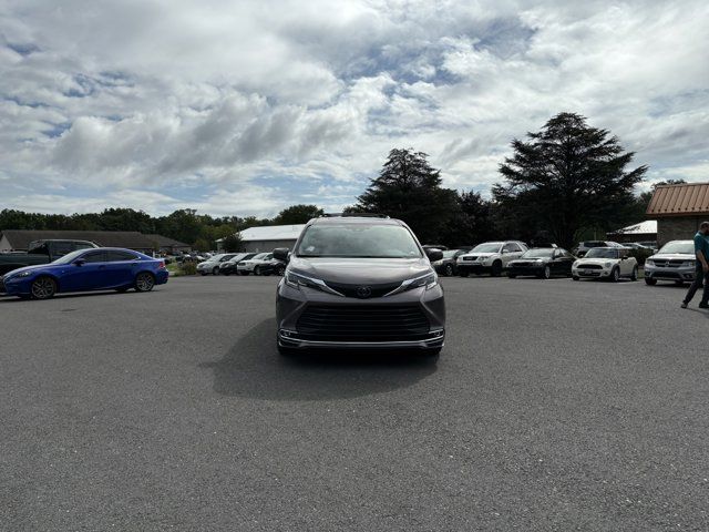 2021 Toyota Sienna XLE