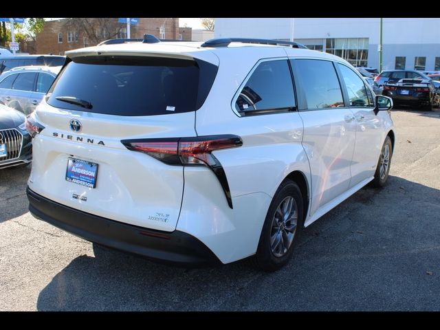 2021 Toyota Sienna XLE