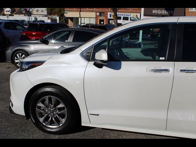 2021 Toyota Sienna XLE