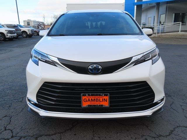 2021 Toyota Sienna XLE