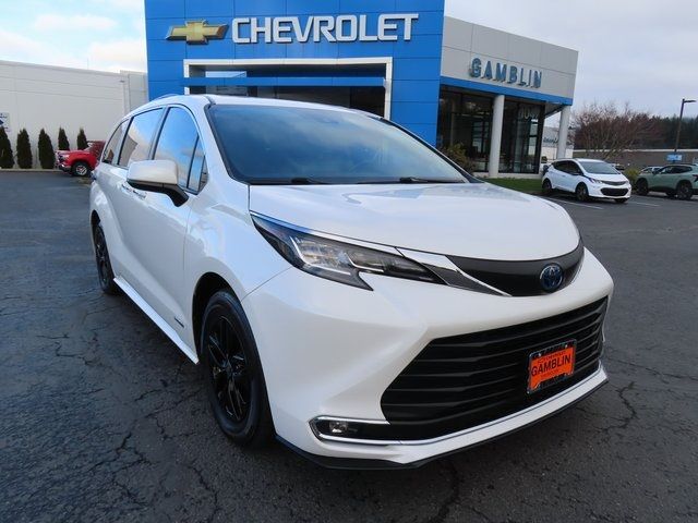 2021 Toyota Sienna XLE