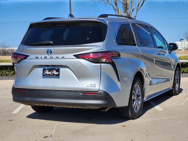 2021 Toyota Sienna XLE