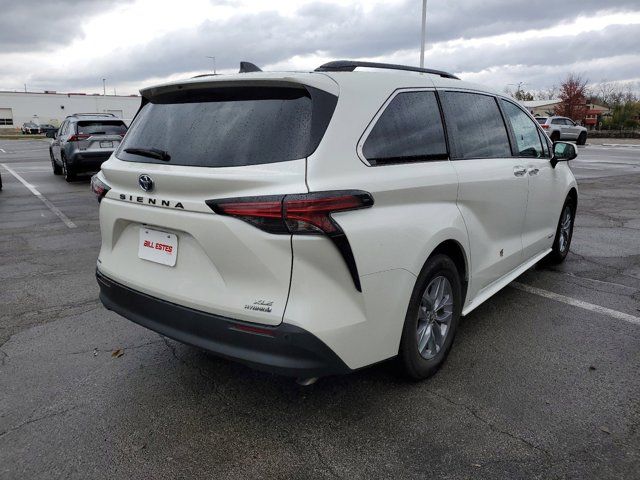 2021 Toyota Sienna XLE