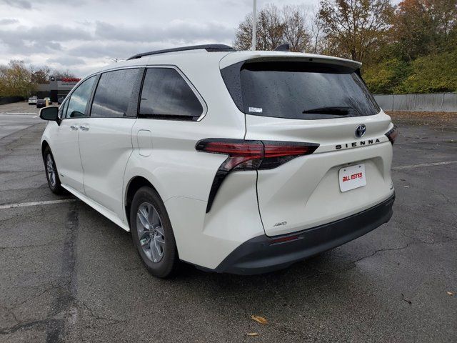 2021 Toyota Sienna XLE