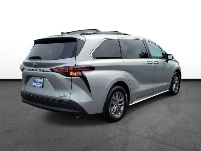 2021 Toyota Sienna XLE