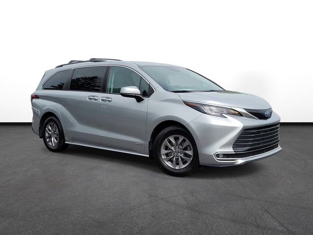2021 Toyota Sienna XLE
