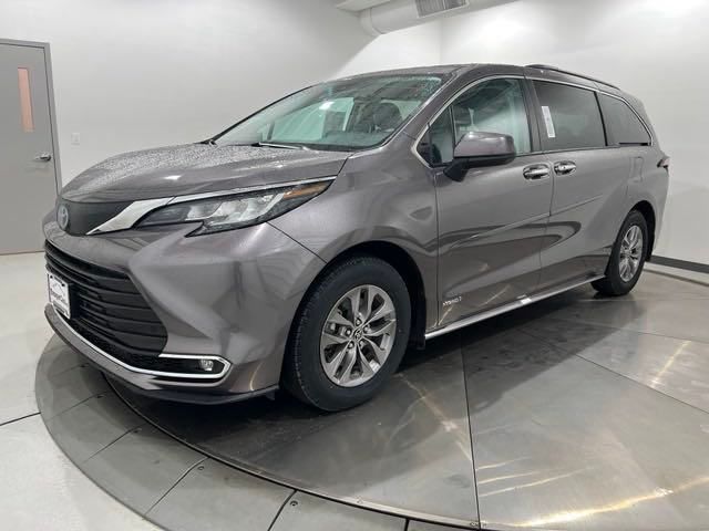 2021 Toyota Sienna XLE