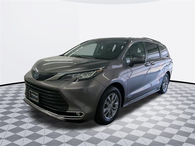 2021 Toyota Sienna XLE