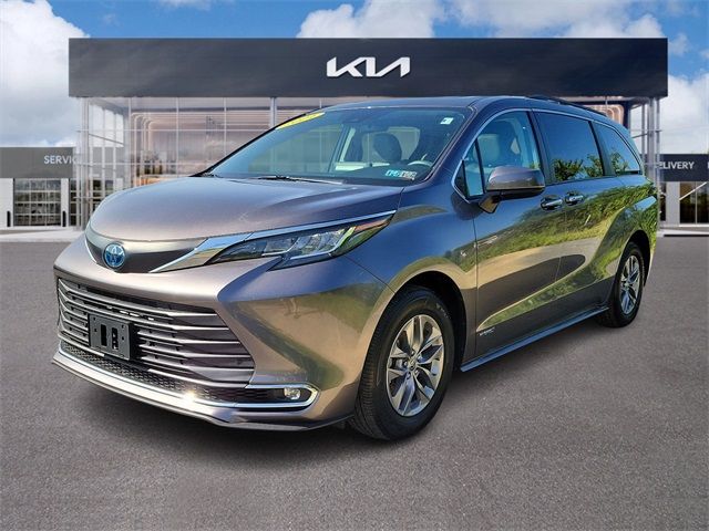 2021 Toyota Sienna XLE