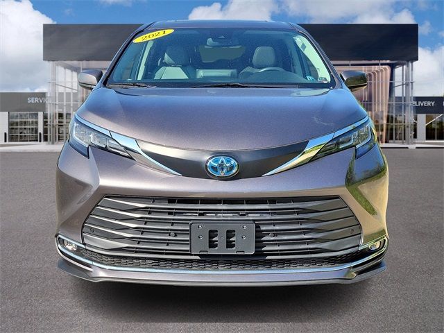 2021 Toyota Sienna XLE