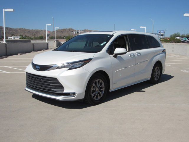 2021 Toyota Sienna XLE