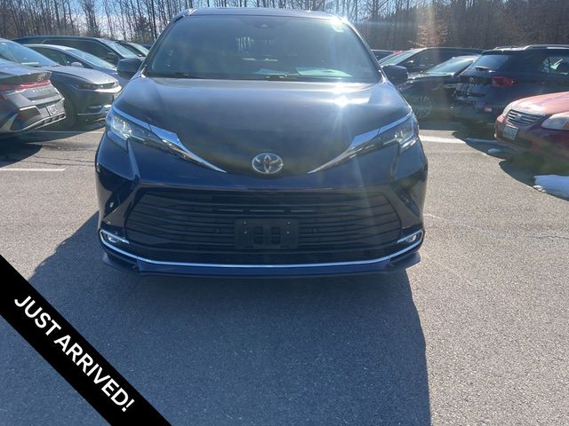 2021 Toyota Sienna XLE