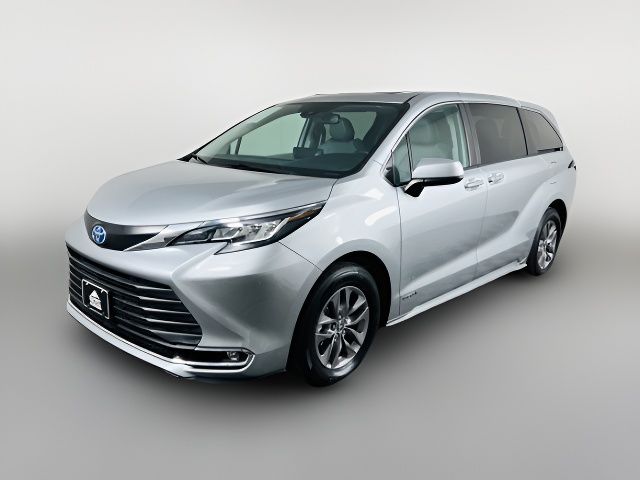 2021 Toyota Sienna XLE