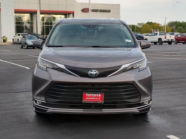 2021 Toyota Sienna XLE