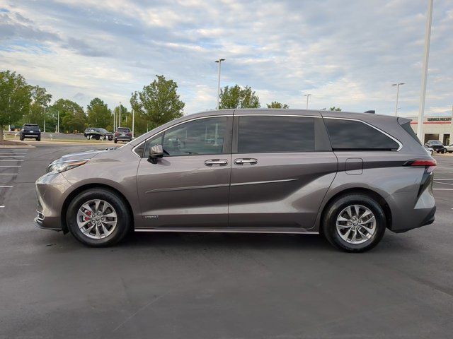 2021 Toyota Sienna XLE