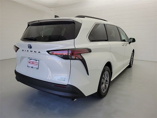 2021 Toyota Sienna XLE