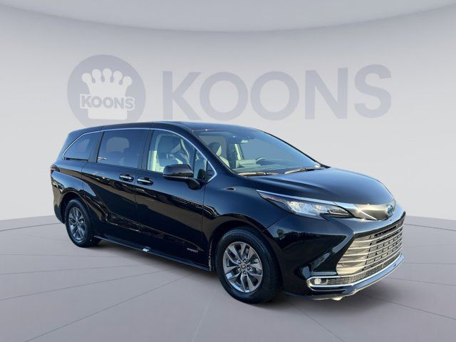2021 Toyota Sienna XLE