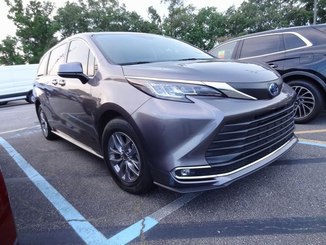 2021 Toyota Sienna XLE