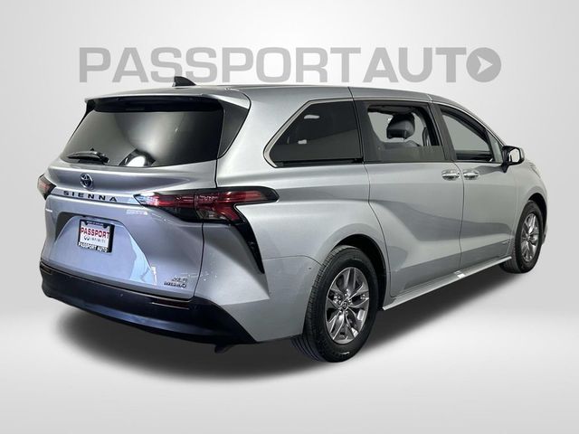 2021 Toyota Sienna XLE