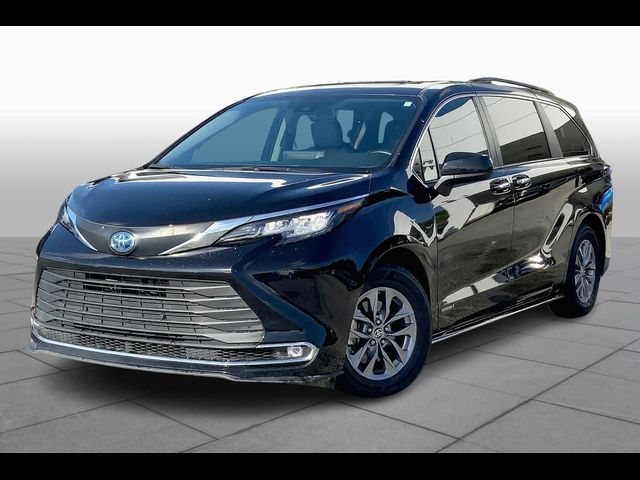 2021 Toyota Sienna XLE