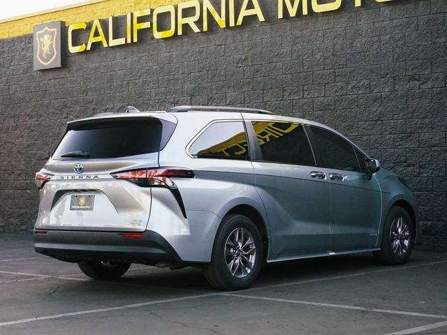 2021 Toyota Sienna XLE