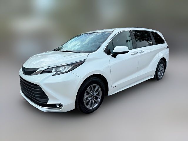 2021 Toyota Sienna XLE