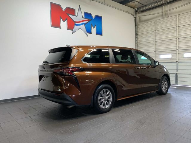 2021 Toyota Sienna XLE