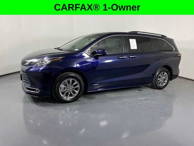 2021 Toyota Sienna XLE