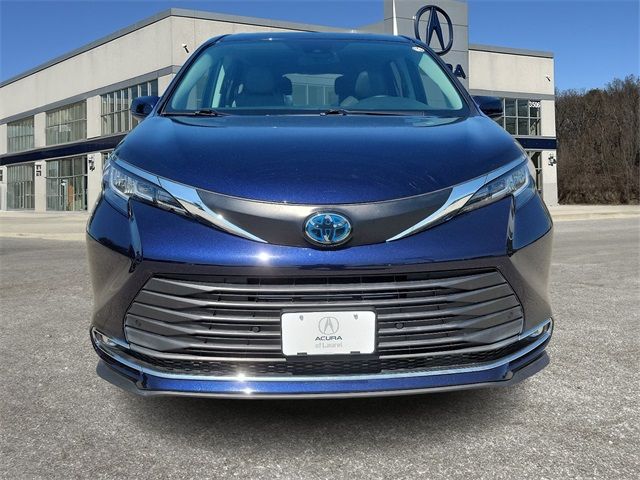 2021 Toyota Sienna XLE