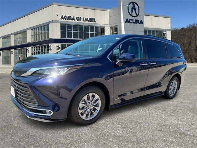 2021 Toyota Sienna XLE