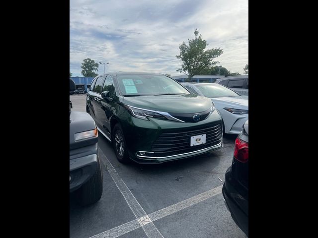 2021 Toyota Sienna XLE