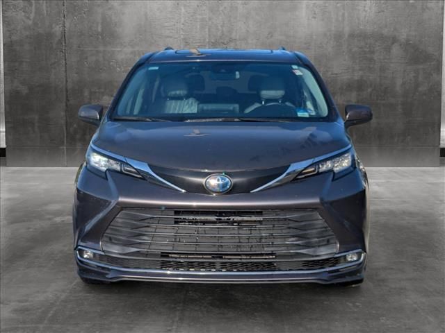 2021 Toyota Sienna XLE