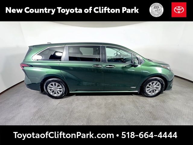 2021 Toyota Sienna XLE