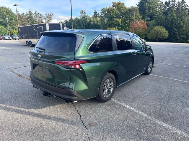 2021 Toyota Sienna XLE