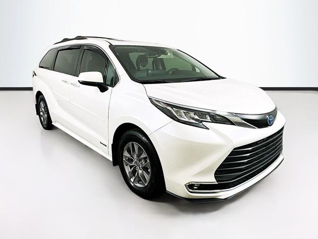 2021 Toyota Sienna XLE