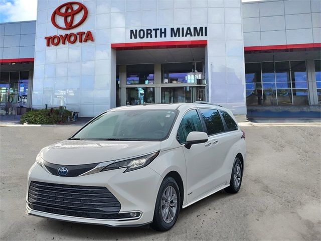 2021 Toyota Sienna XLE