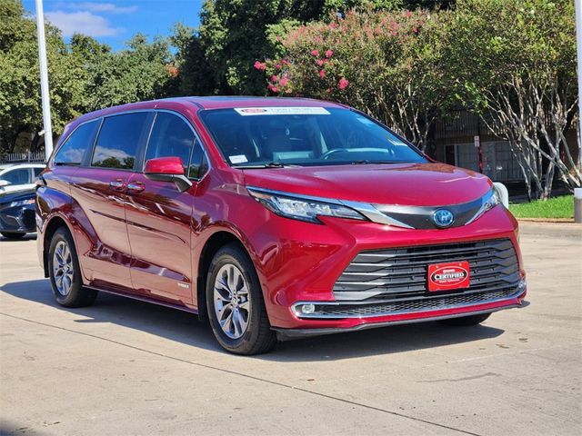 2021 Toyota Sienna XLE