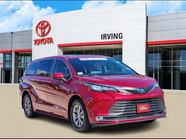 2021 Toyota Sienna XLE