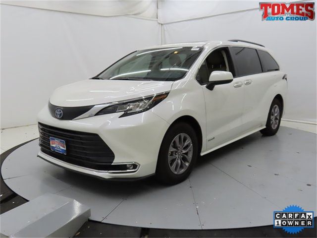 2021 Toyota Sienna XLE