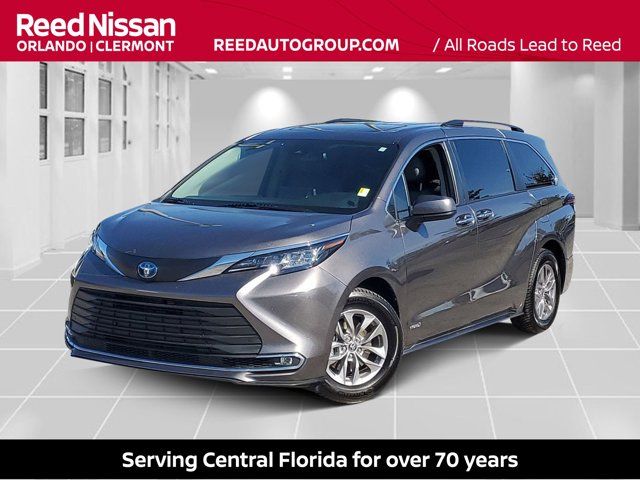 2021 Toyota Sienna XLE