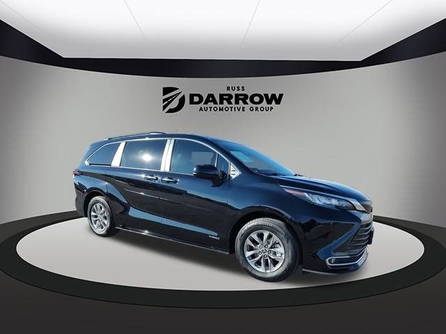 2021 Toyota Sienna XLE