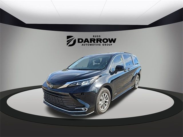 2021 Toyota Sienna XLE