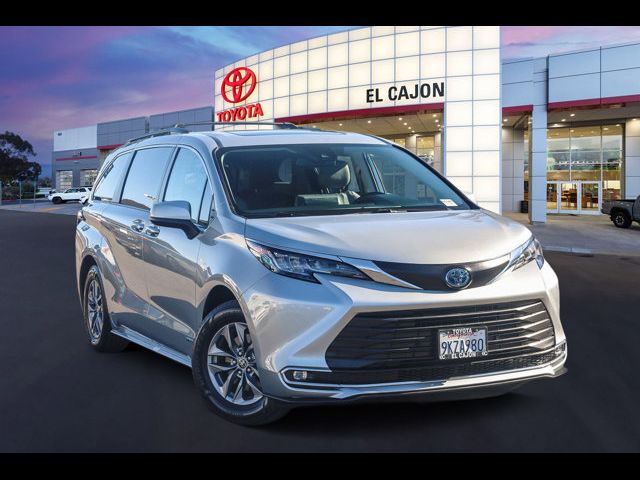 2021 Toyota Sienna XLE