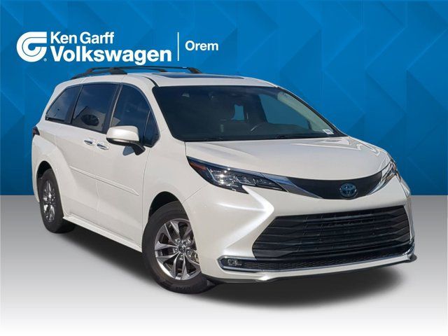 2021 Toyota Sienna XLE