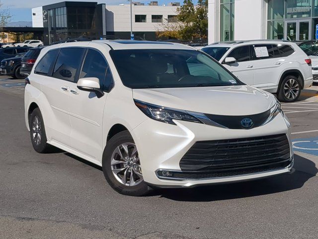 2021 Toyota Sienna XLE