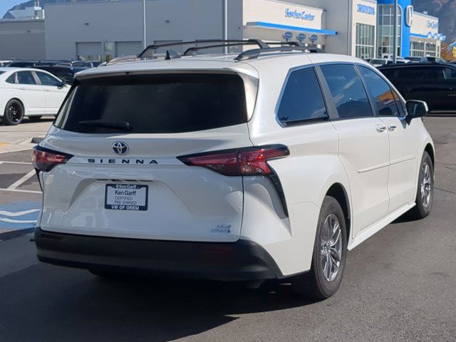 2021 Toyota Sienna XLE