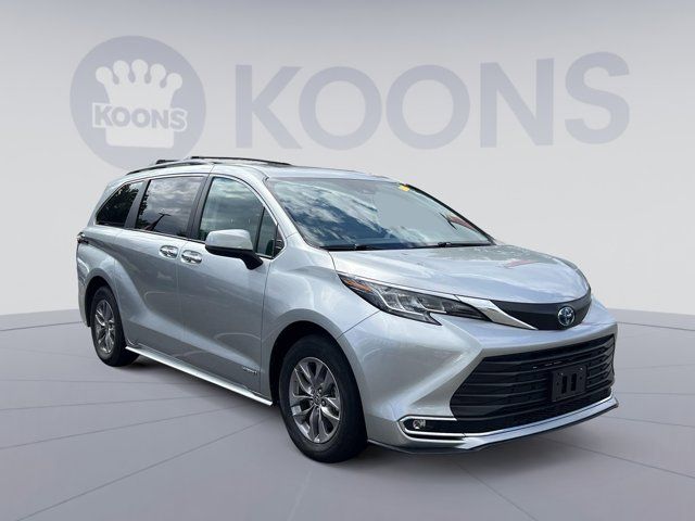 2021 Toyota Sienna XLE