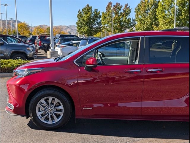 2021 Toyota Sienna XLE