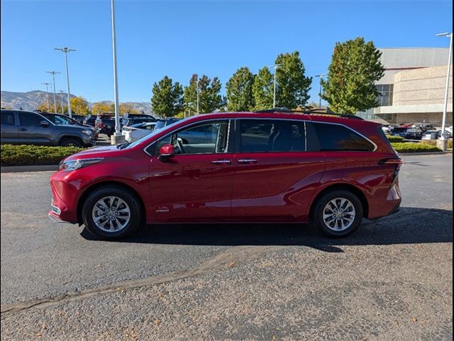 2021 Toyota Sienna XLE