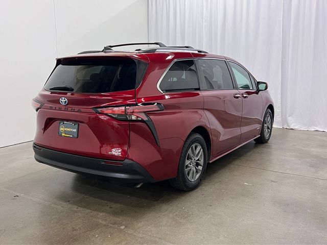 2021 Toyota Sienna XLE